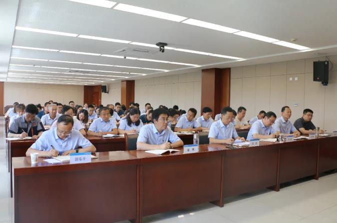 市政府國資委黨委委員、副主任邊疆到泓源公司講黨課(圖3)